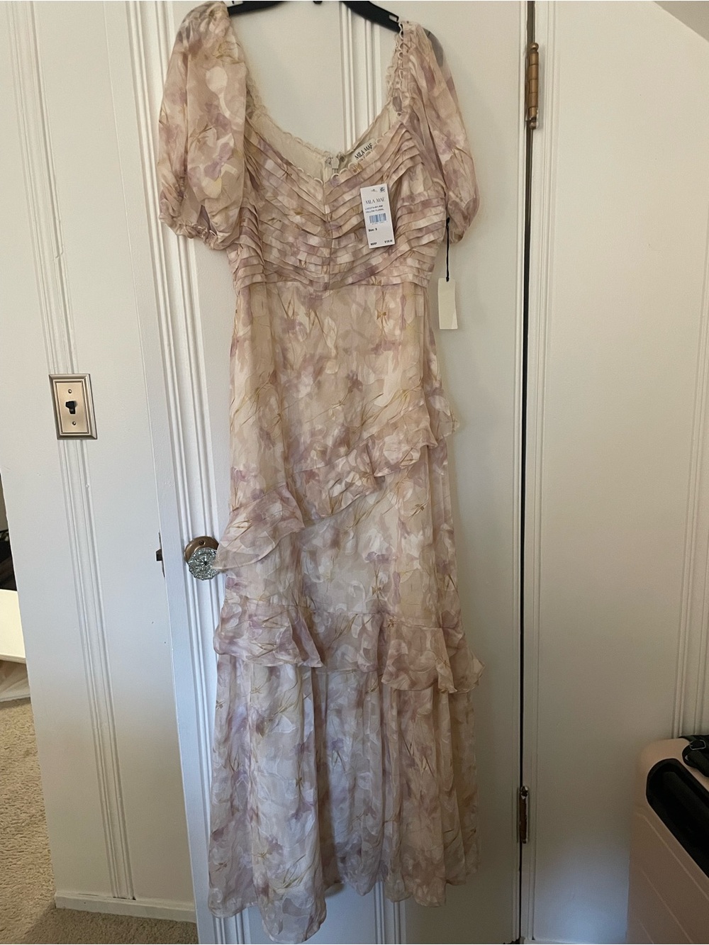 Romantic Puff-Sleeve Floral Maxi Dress in Pale Lavender & Cream